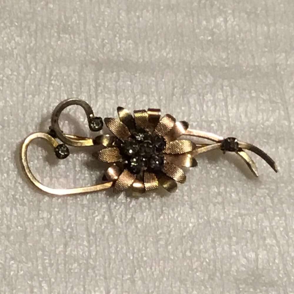 Vintage 14K gold-filled rhinestone brooch
